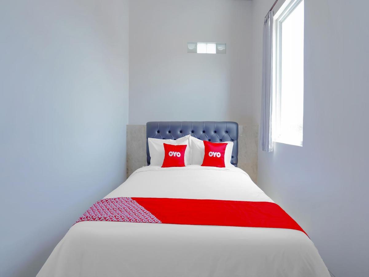 Super Oyo Capital O 90336 Olive Guest House Surabaya Exterior photo