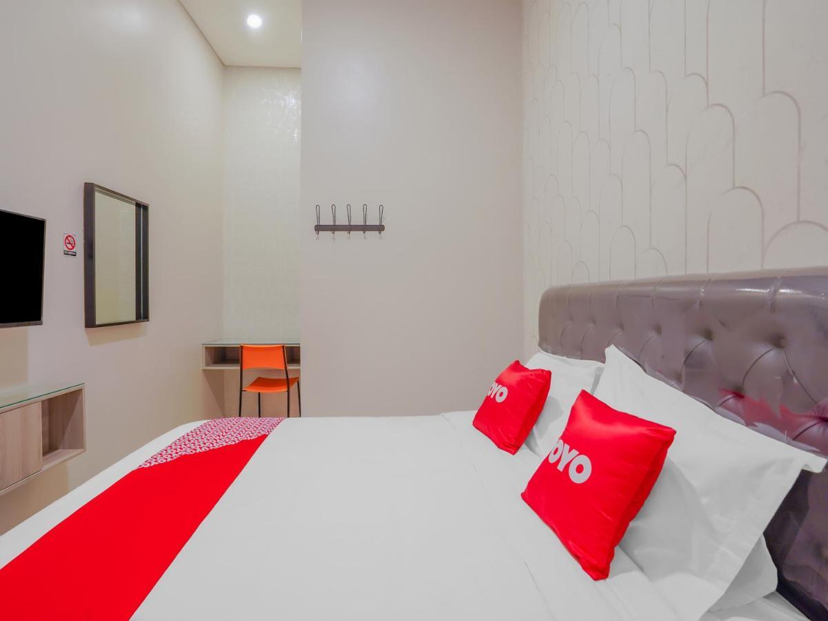Super Oyo Capital O 90336 Olive Guest House Surabaya Exterior photo