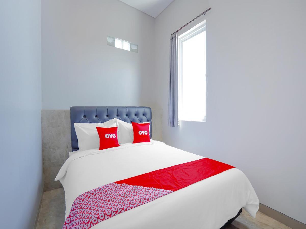 Super Oyo Capital O 90336 Olive Guest House Surabaya Exterior photo